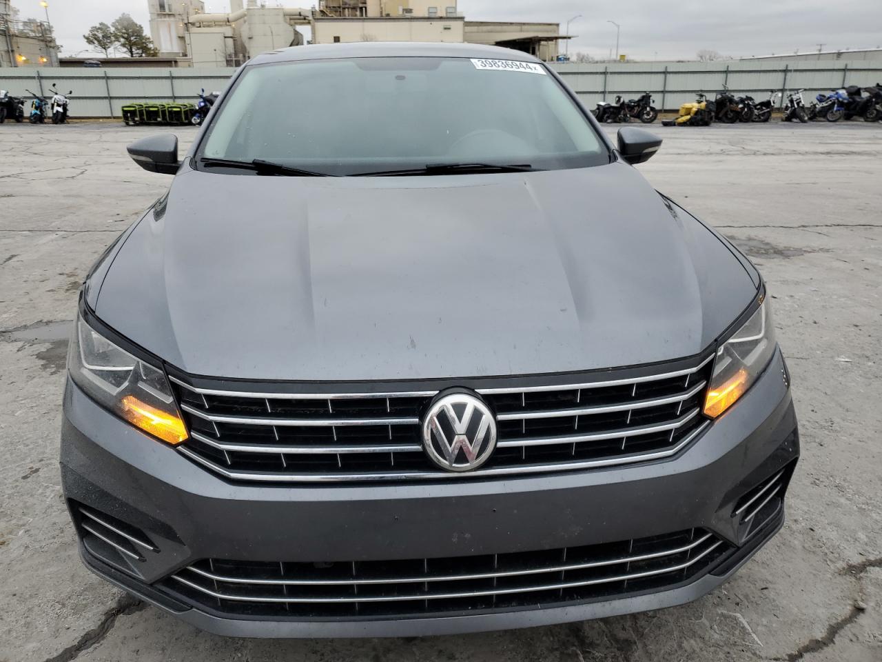 Photo 4 VIN: 1VWDT7A32HC056006 - VOLKSWAGEN PASSAT 