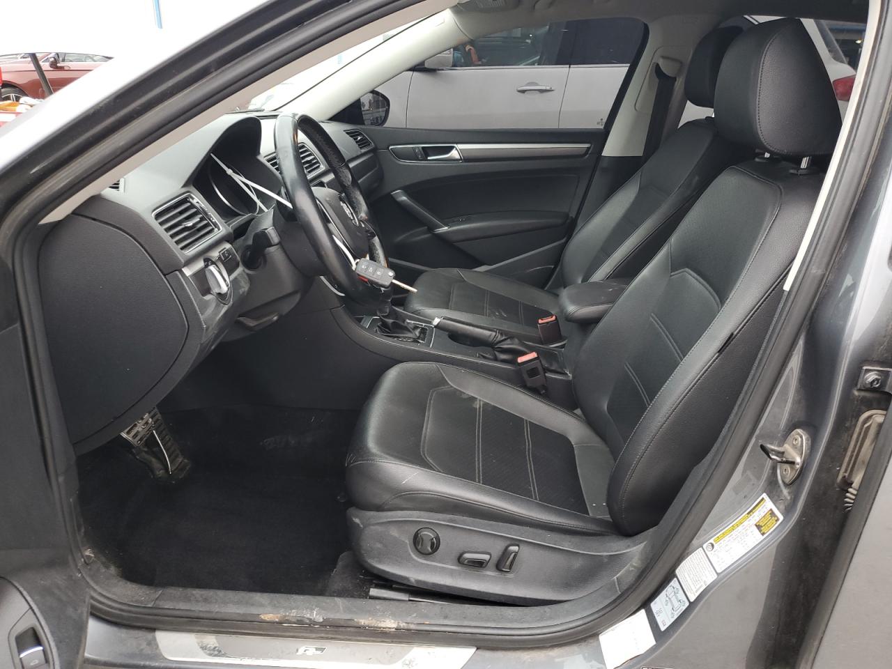 Photo 6 VIN: 1VWDT7A32HC056006 - VOLKSWAGEN PASSAT 