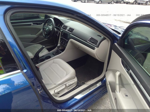 Photo 4 VIN: 1VWDT7A32HC058158 - VOLKSWAGEN PASSAT 