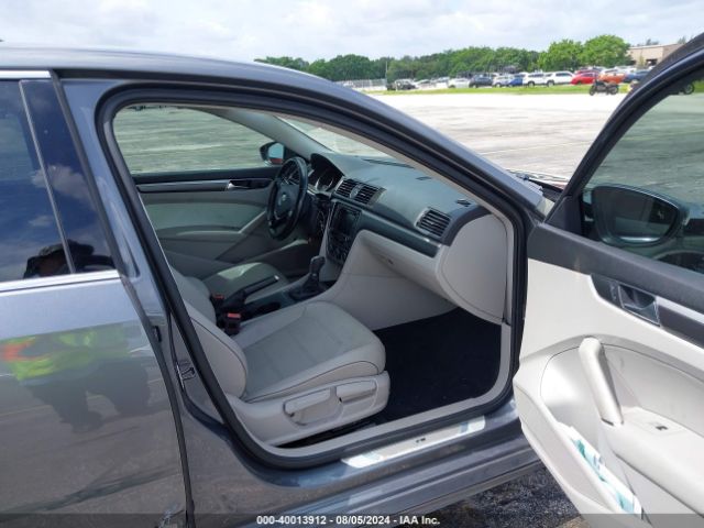 Photo 4 VIN: 1VWDT7A32HC076272 - VOLKSWAGEN PASSAT 