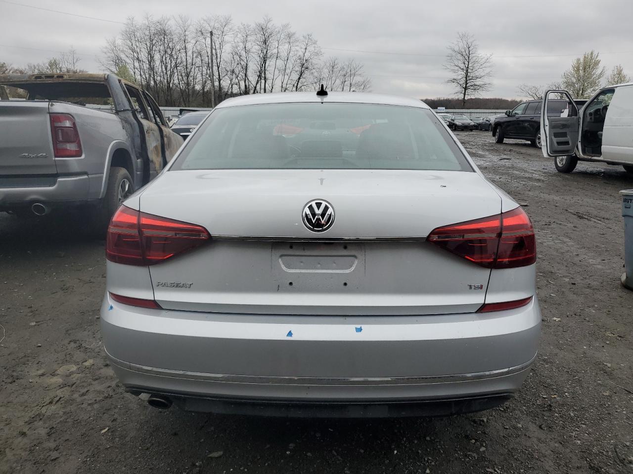 Photo 5 VIN: 1VWDT7A33HC029428 - VOLKSWAGEN PASSAT 