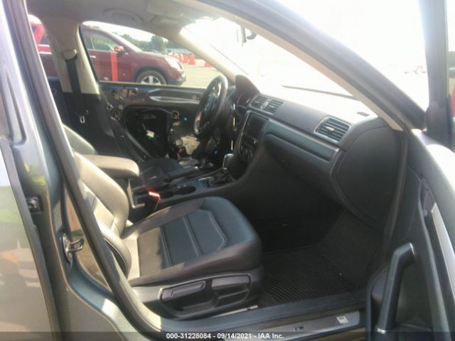 Photo 4 VIN: 1VWDT7A34HC052927 - VOLKSWAGEN PASSAT 