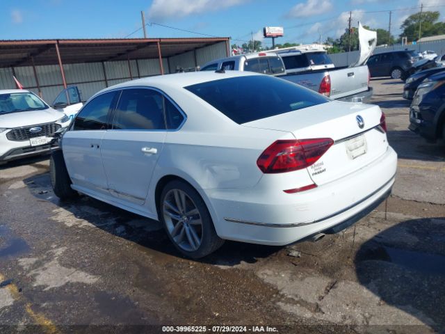 Photo 2 VIN: 1VWDT7A34HC069131 - VOLKSWAGEN PASSAT 