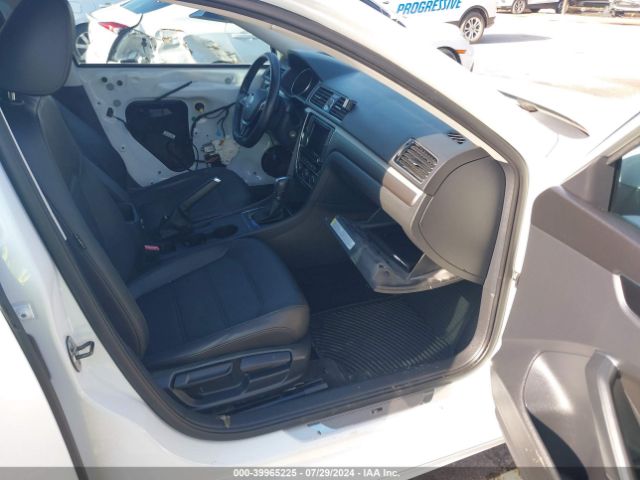 Photo 4 VIN: 1VWDT7A34HC069131 - VOLKSWAGEN PASSAT 