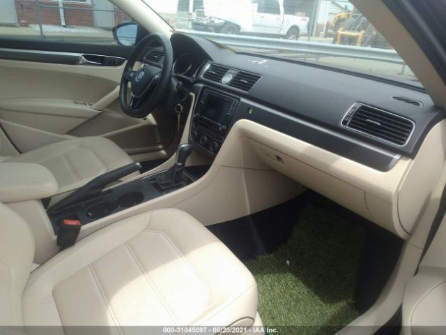 Photo 4 VIN: 1VWDT7A35HC067551 - VOLKSWAGEN PASSAT 