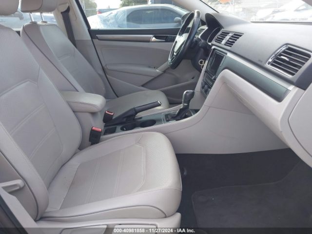 Photo 4 VIN: 1VWDT7A37HC065705 - VOLKSWAGEN PASSAT 