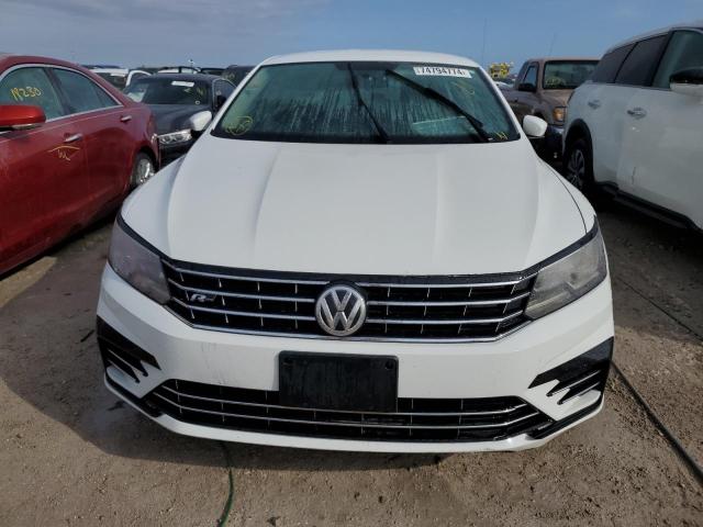 Photo 4 VIN: 1VWDT7A38HC072873 - VOLKSWAGEN PASSAT R-L 