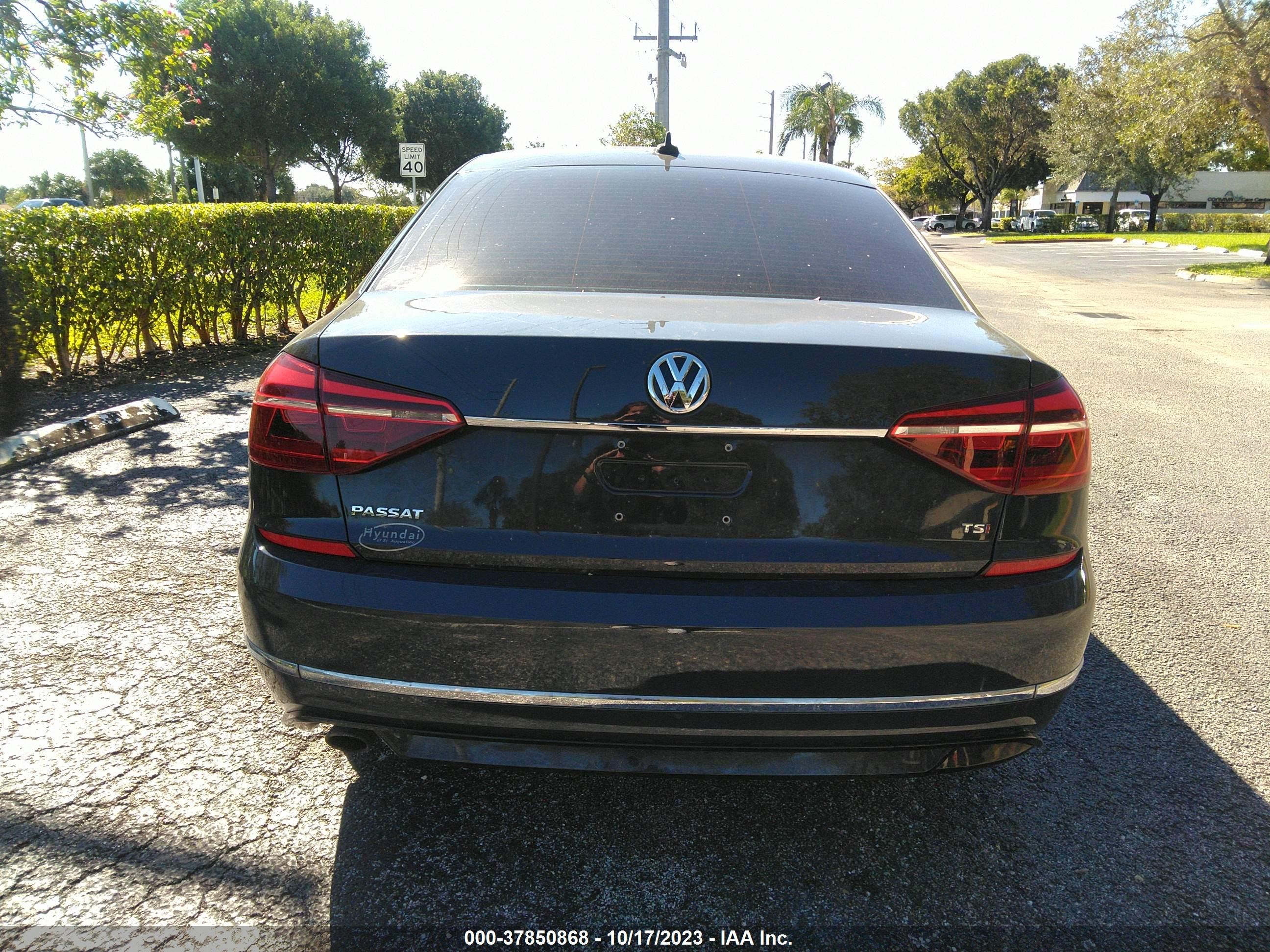 Photo 15 VIN: 1VWDT7A39HC010110 - VOLKSWAGEN PASSAT 