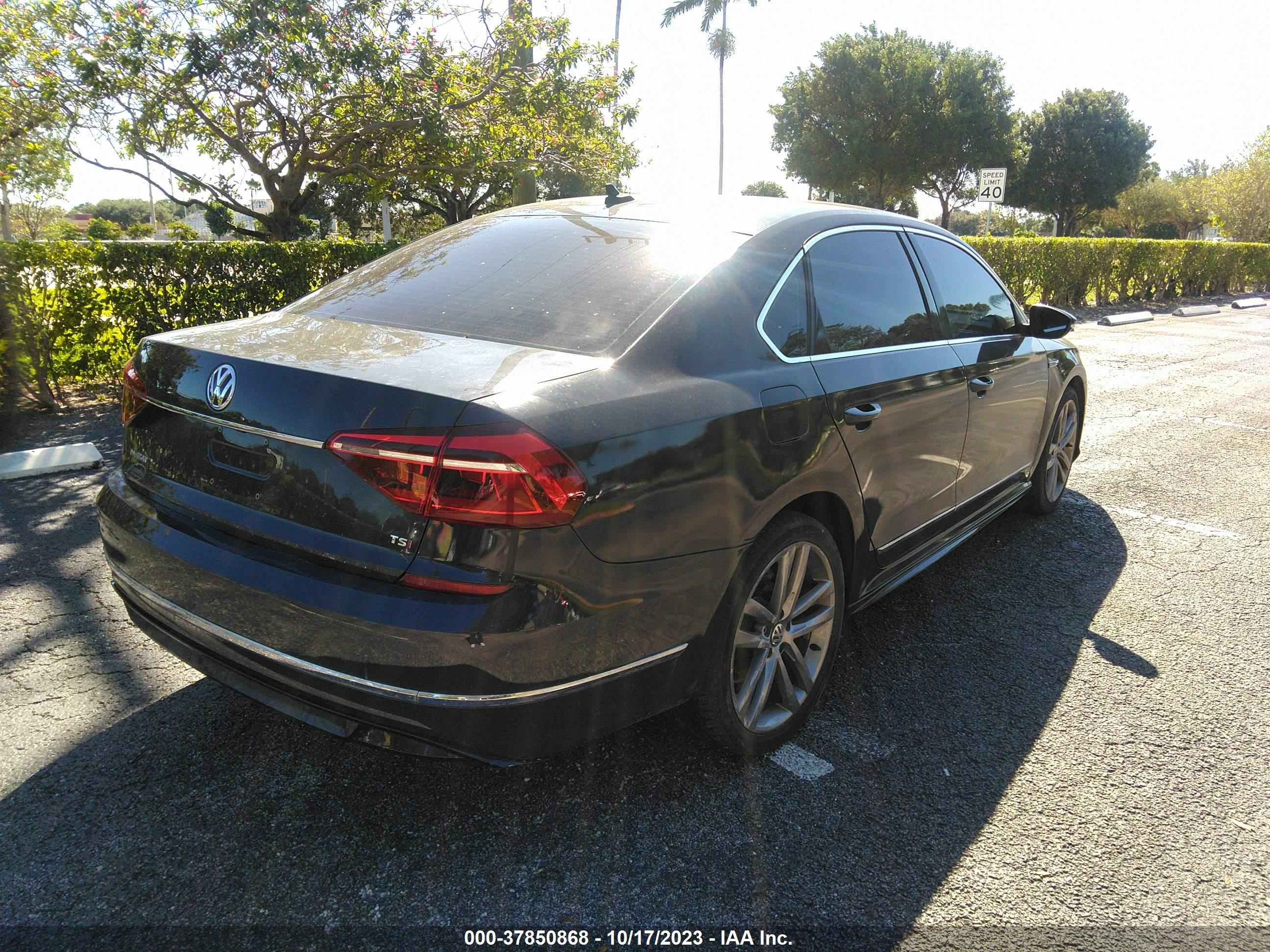 Photo 3 VIN: 1VWDT7A39HC010110 - VOLKSWAGEN PASSAT 