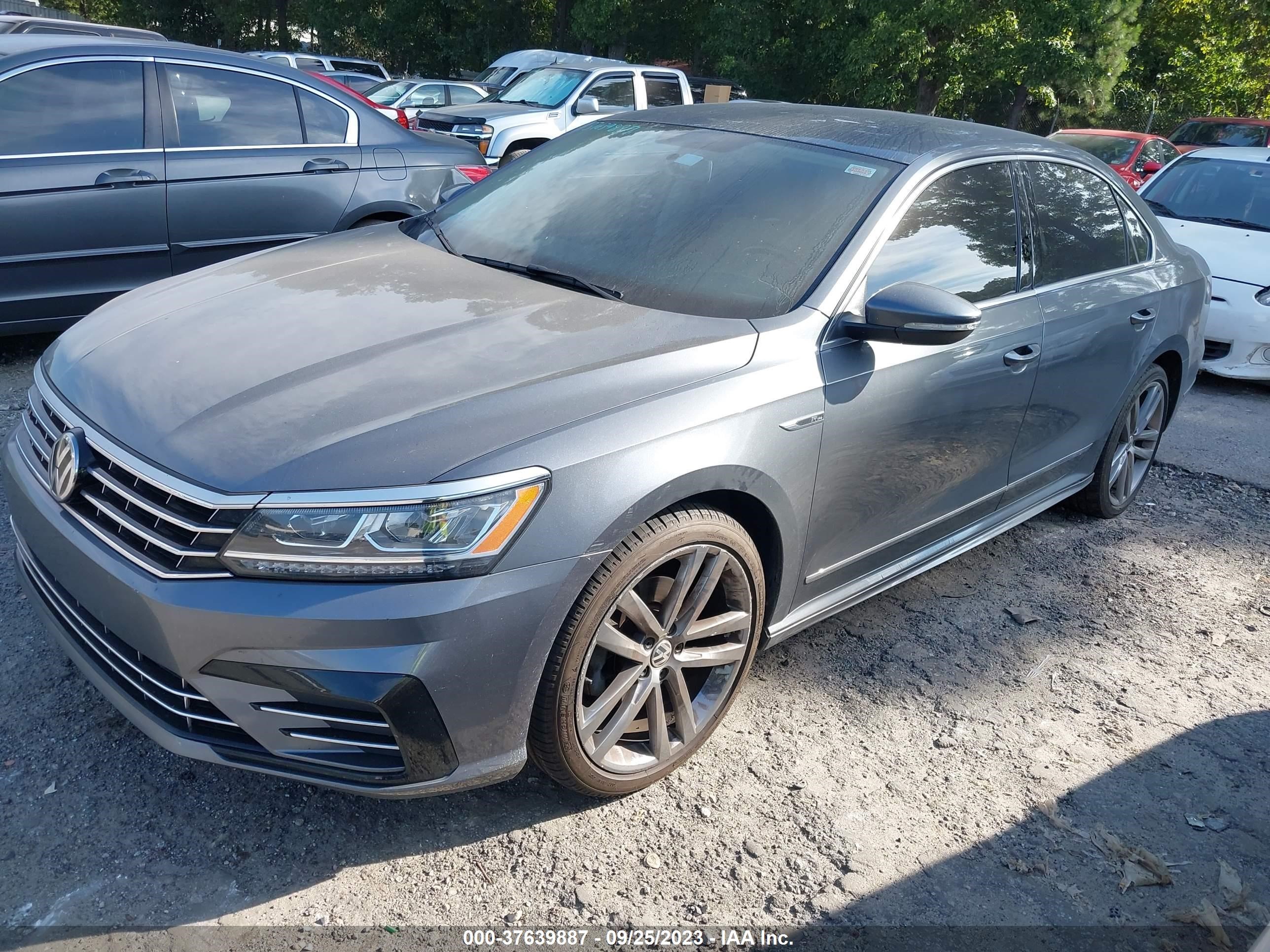 Photo 1 VIN: 1VWDT7A39HC076110 - VOLKSWAGEN PASSAT 