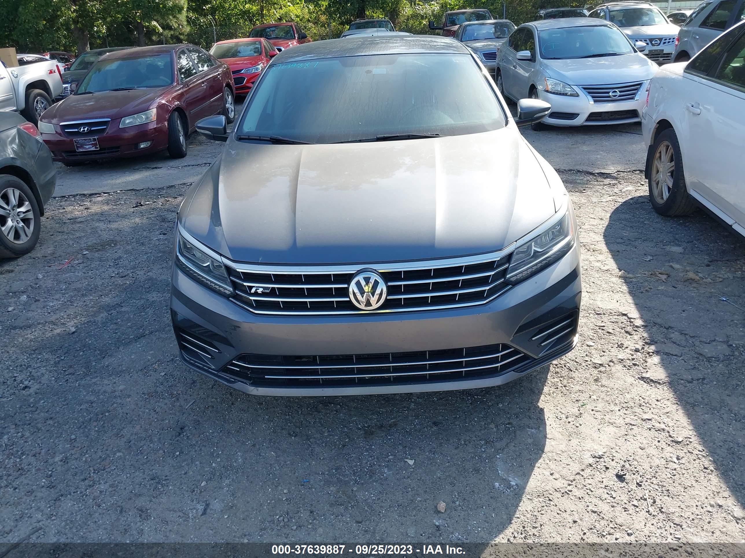 Photo 10 VIN: 1VWDT7A39HC076110 - VOLKSWAGEN PASSAT 