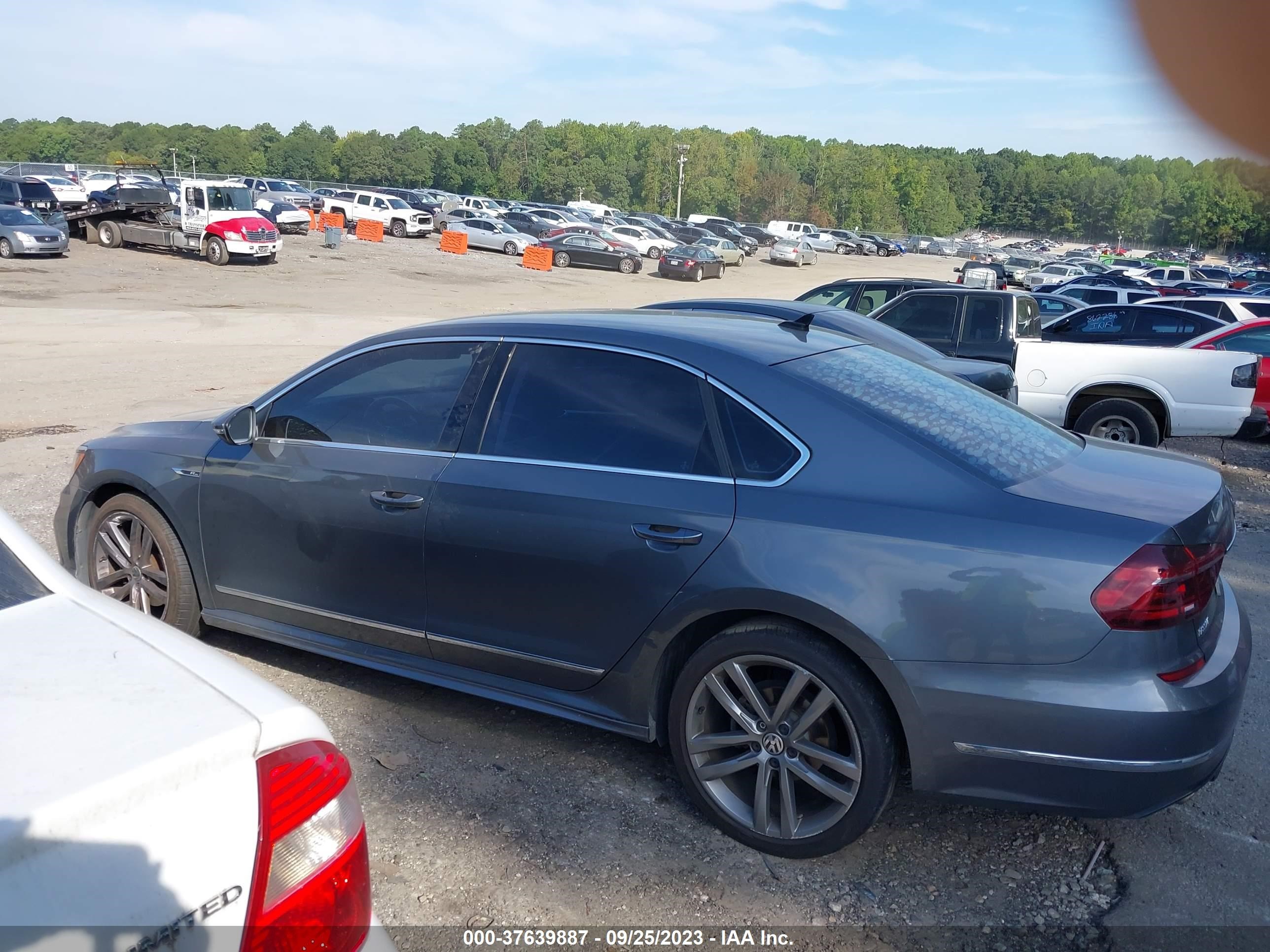 Photo 12 VIN: 1VWDT7A39HC076110 - VOLKSWAGEN PASSAT 