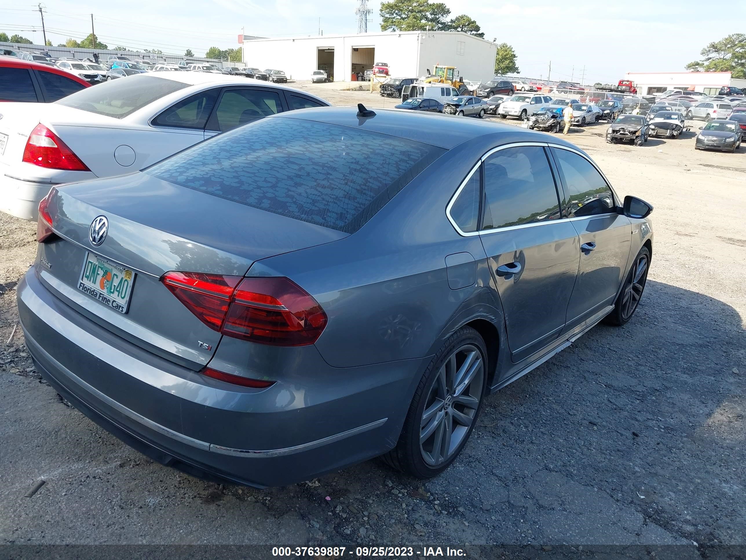 Photo 3 VIN: 1VWDT7A39HC076110 - VOLKSWAGEN PASSAT 