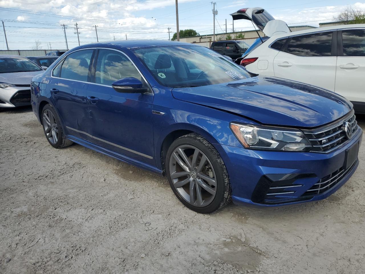 Photo 3 VIN: 1VWDT7A3XHC005689 - VOLKSWAGEN PASSAT 