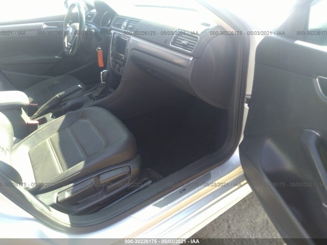 Photo 4 VIN: 1VWDT7A3XHC015610 - VOLKSWAGEN PASSAT 