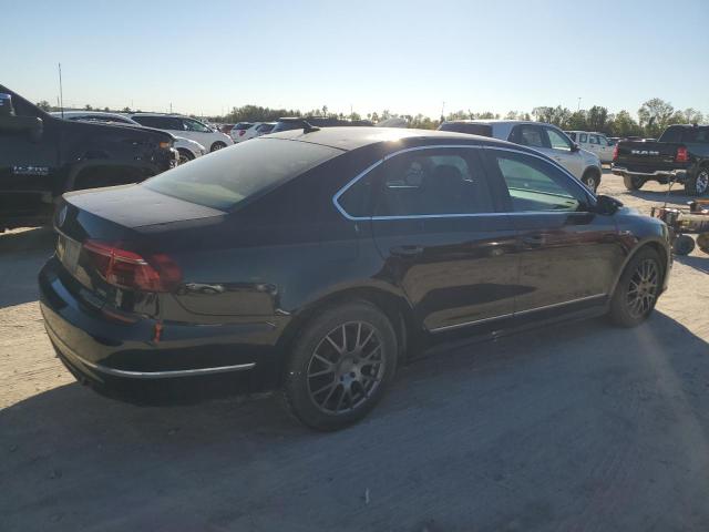 Photo 2 VIN: 1VWDT7A3XHC024520 - VOLKSWAGEN PASSAT R-L 