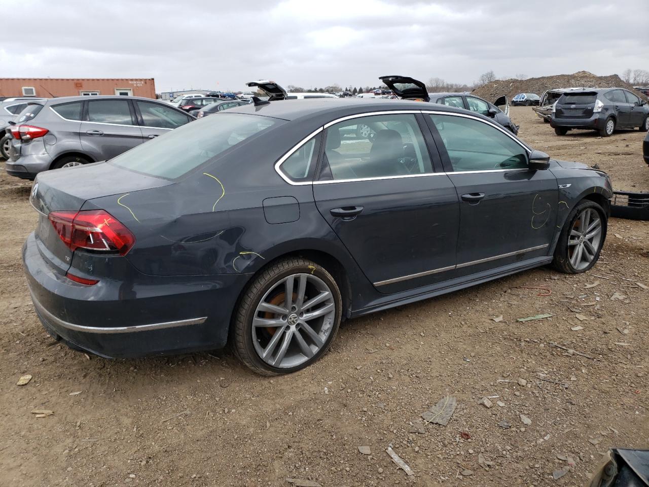 Photo 2 VIN: 1VWDT7A3XHC033850 - VOLKSWAGEN PASSAT 