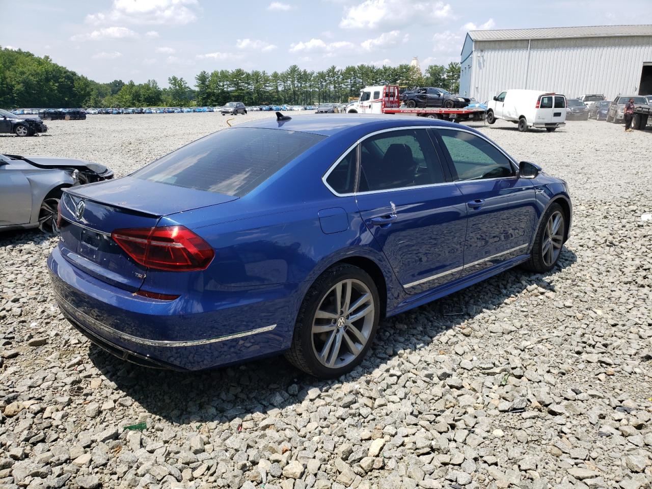 Photo 2 VIN: 1VWDT7A3XHC051278 - VOLKSWAGEN PASSAT 