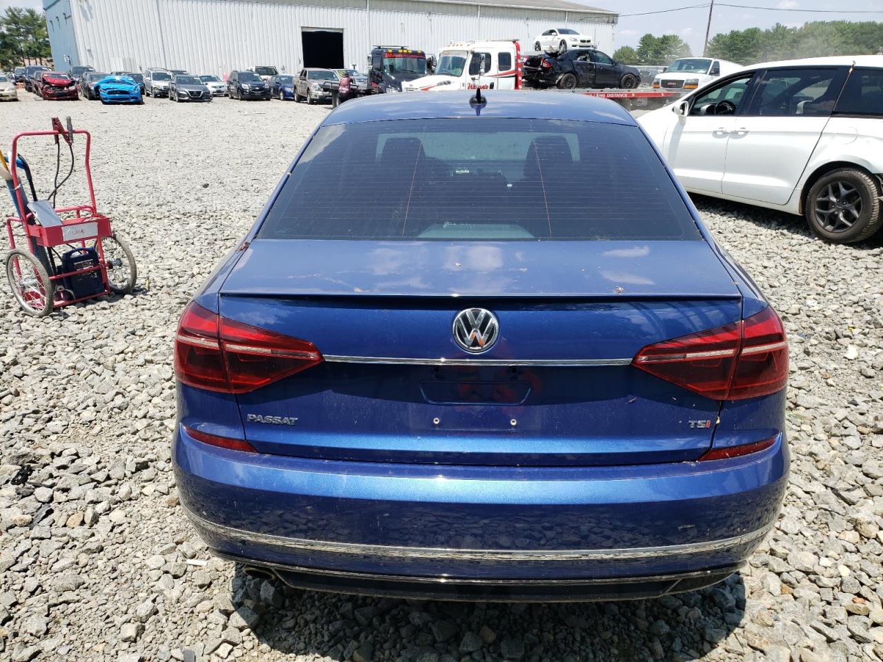 Photo 5 VIN: 1VWDT7A3XHC051278 - VOLKSWAGEN PASSAT 