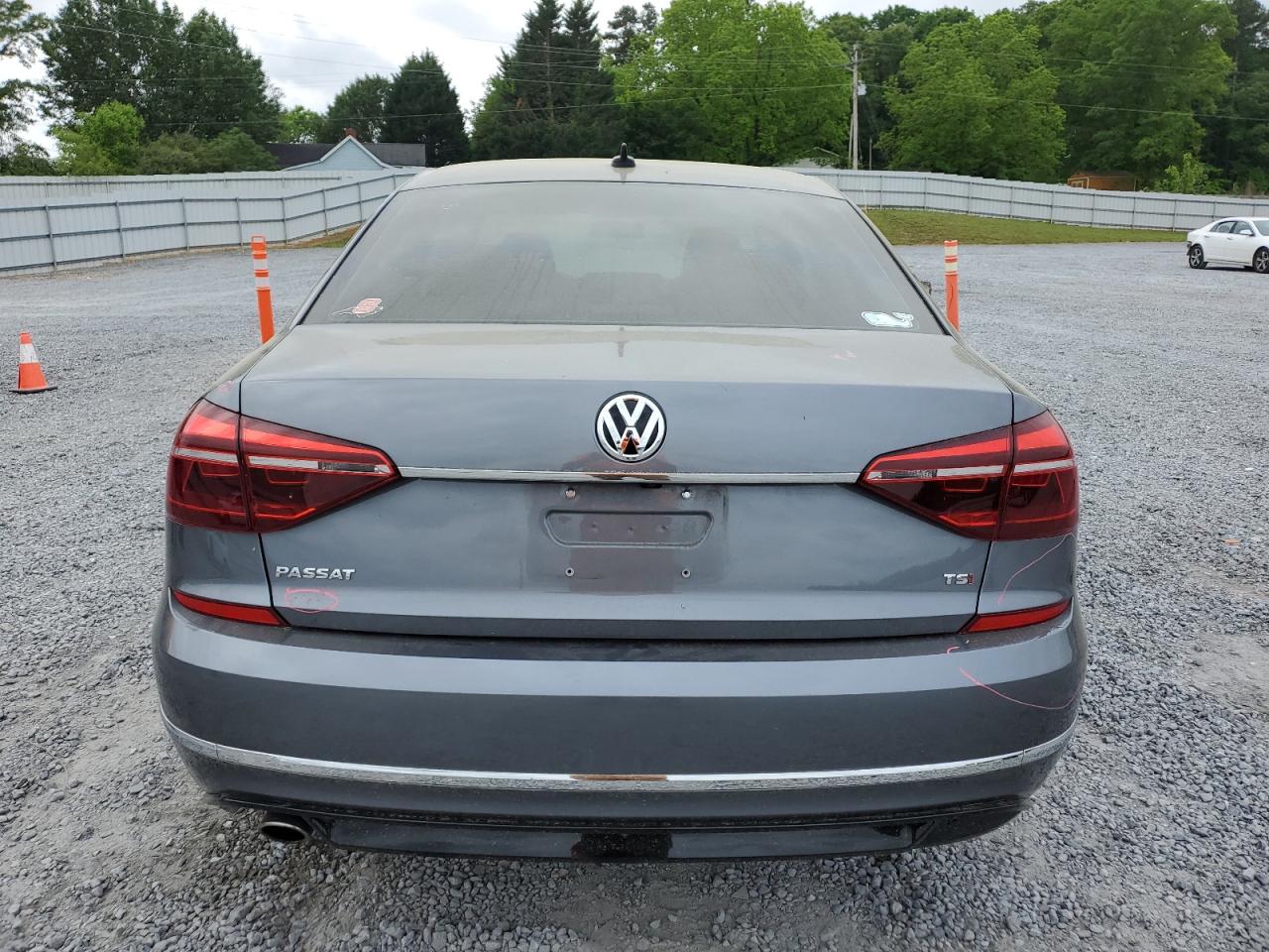 Photo 5 VIN: 1VWDT7A3XHC066976 - VOLKSWAGEN PASSAT 