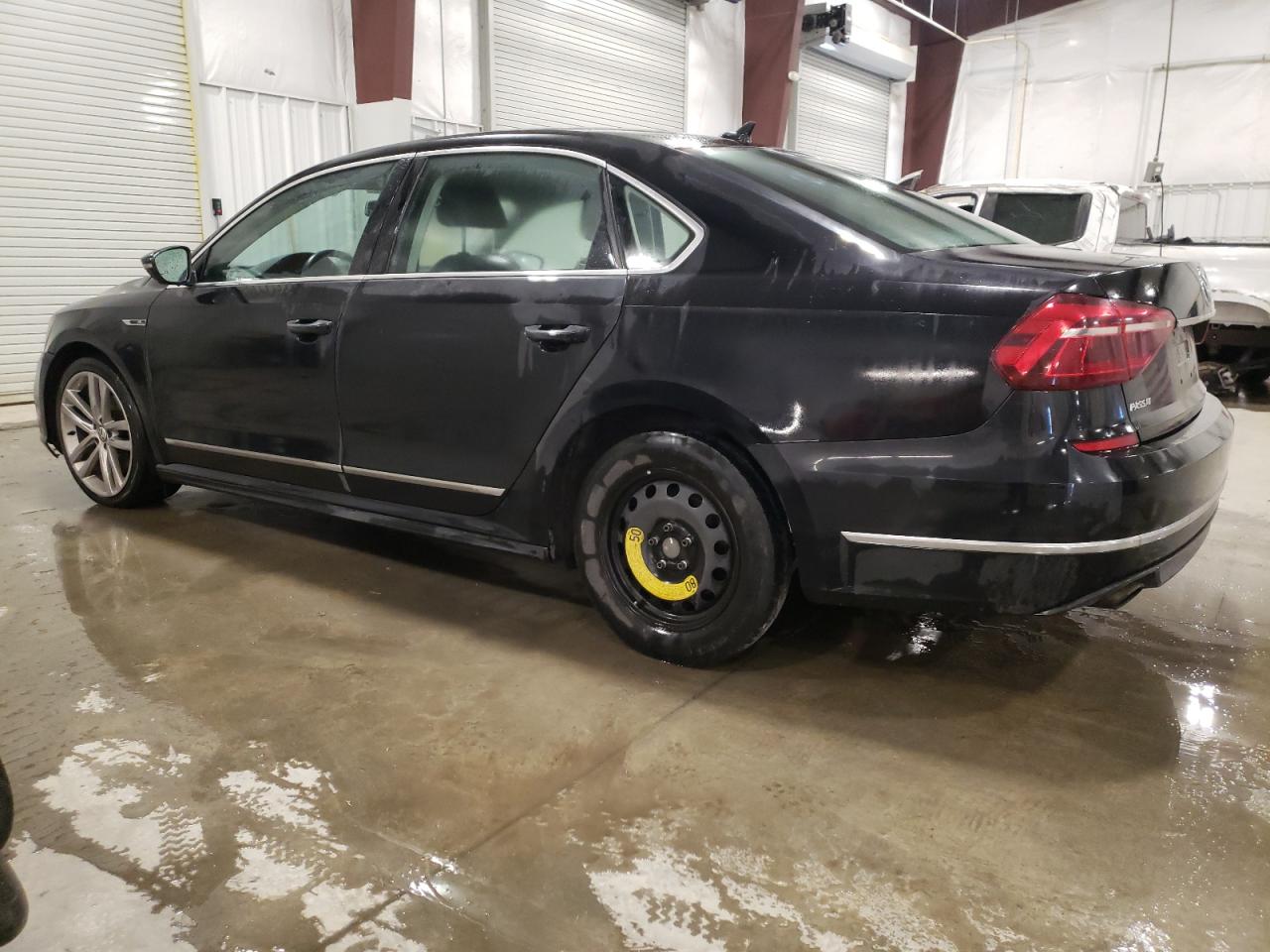 Photo 1 VIN: 1VWDT7A3XHC080716 - VOLKSWAGEN PASSAT 