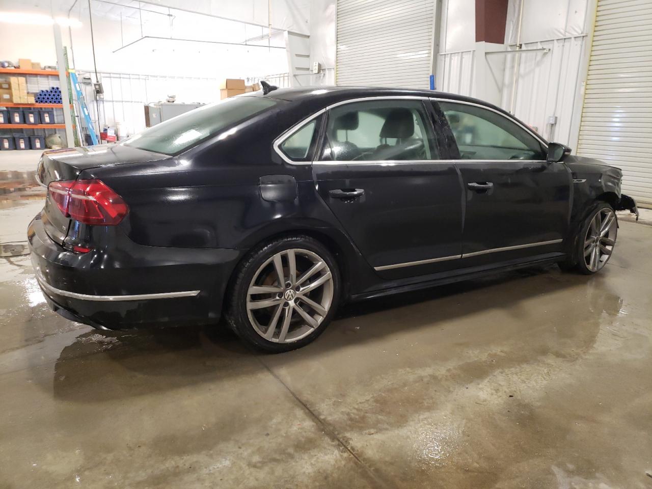 Photo 2 VIN: 1VWDT7A3XHC080716 - VOLKSWAGEN PASSAT 