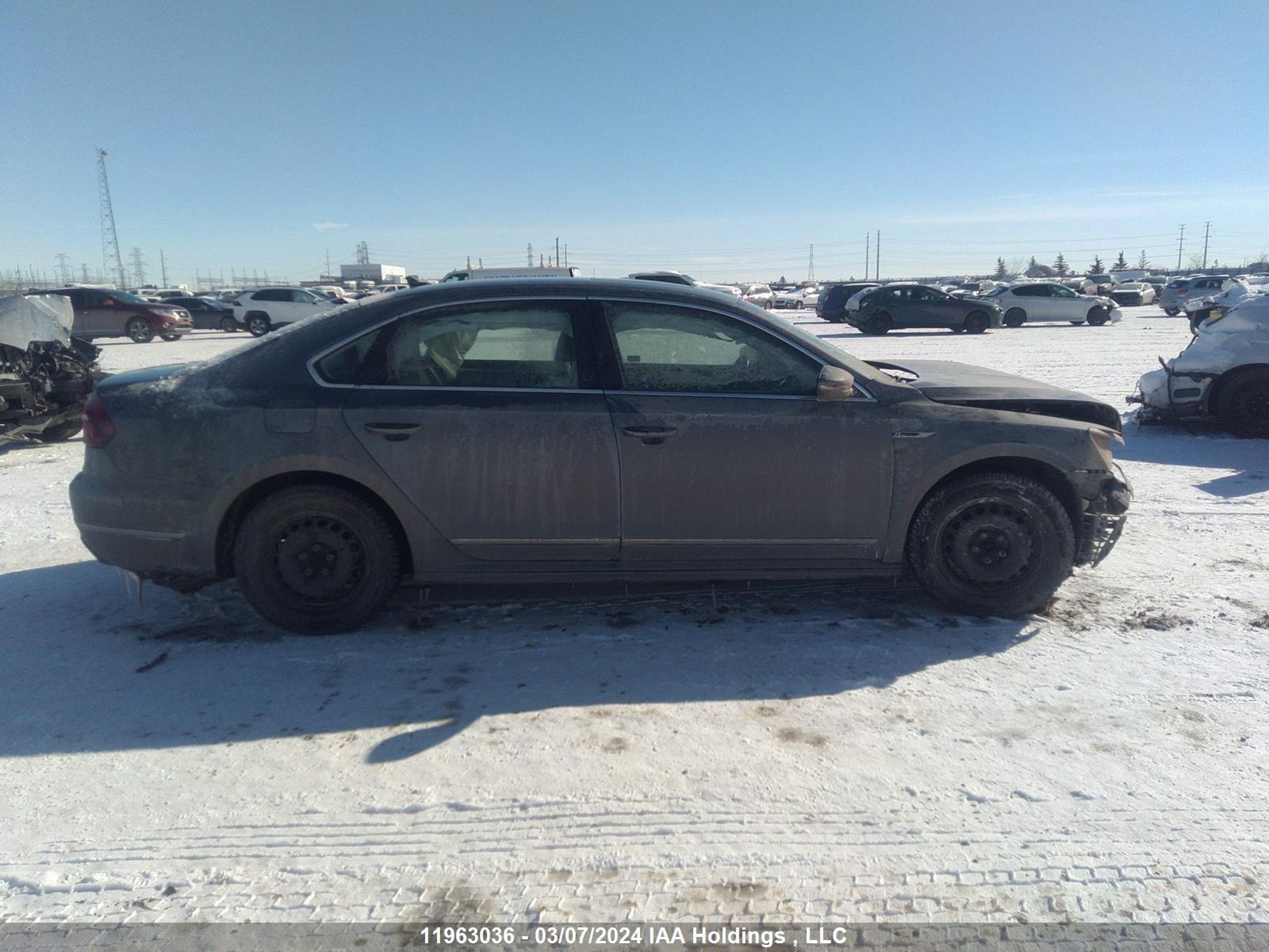 Photo 12 VIN: 1VWET7A3XHC000349 - VOLKSWAGEN PASSAT 