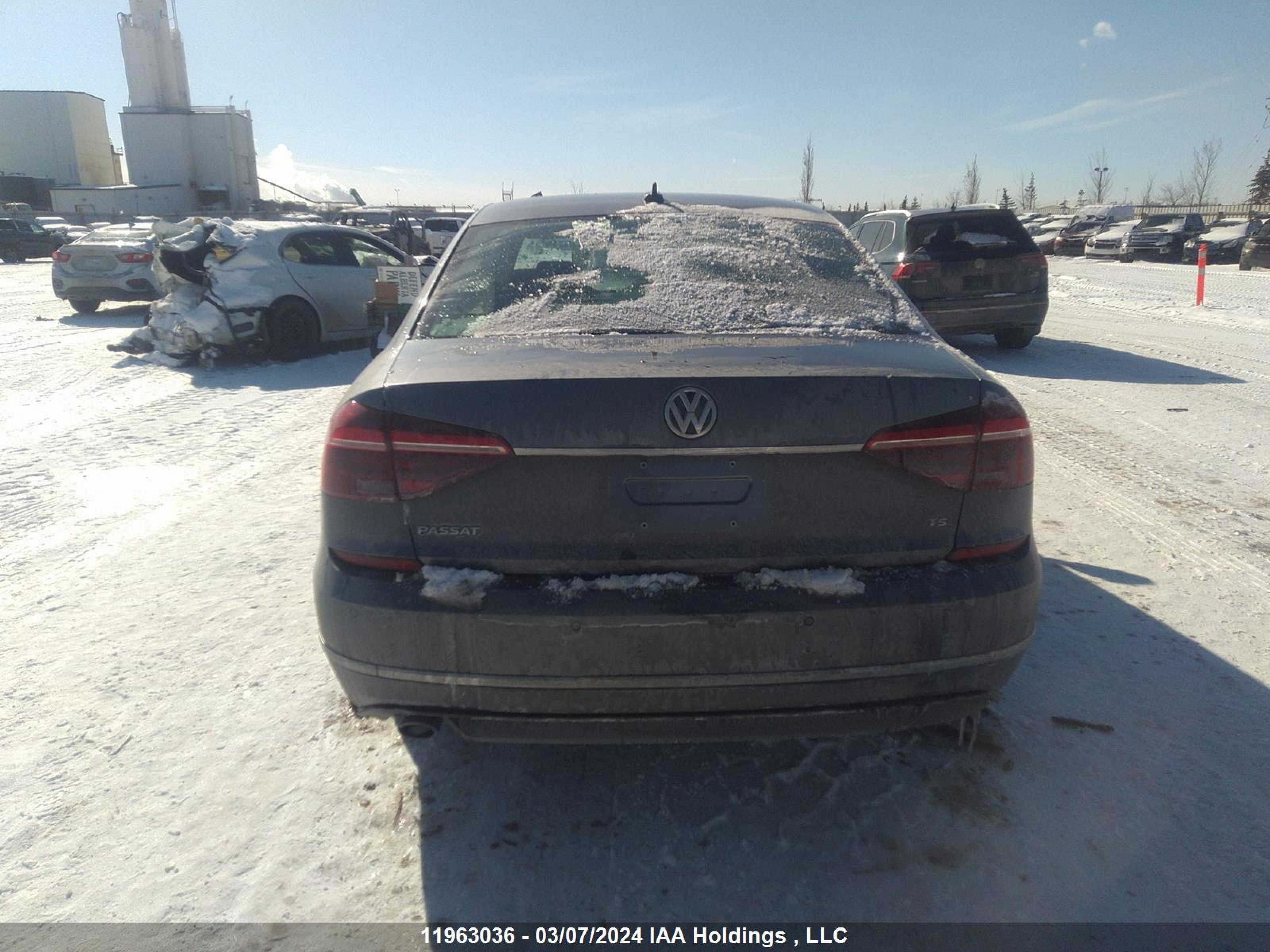 Photo 15 VIN: 1VWET7A3XHC000349 - VOLKSWAGEN PASSAT 