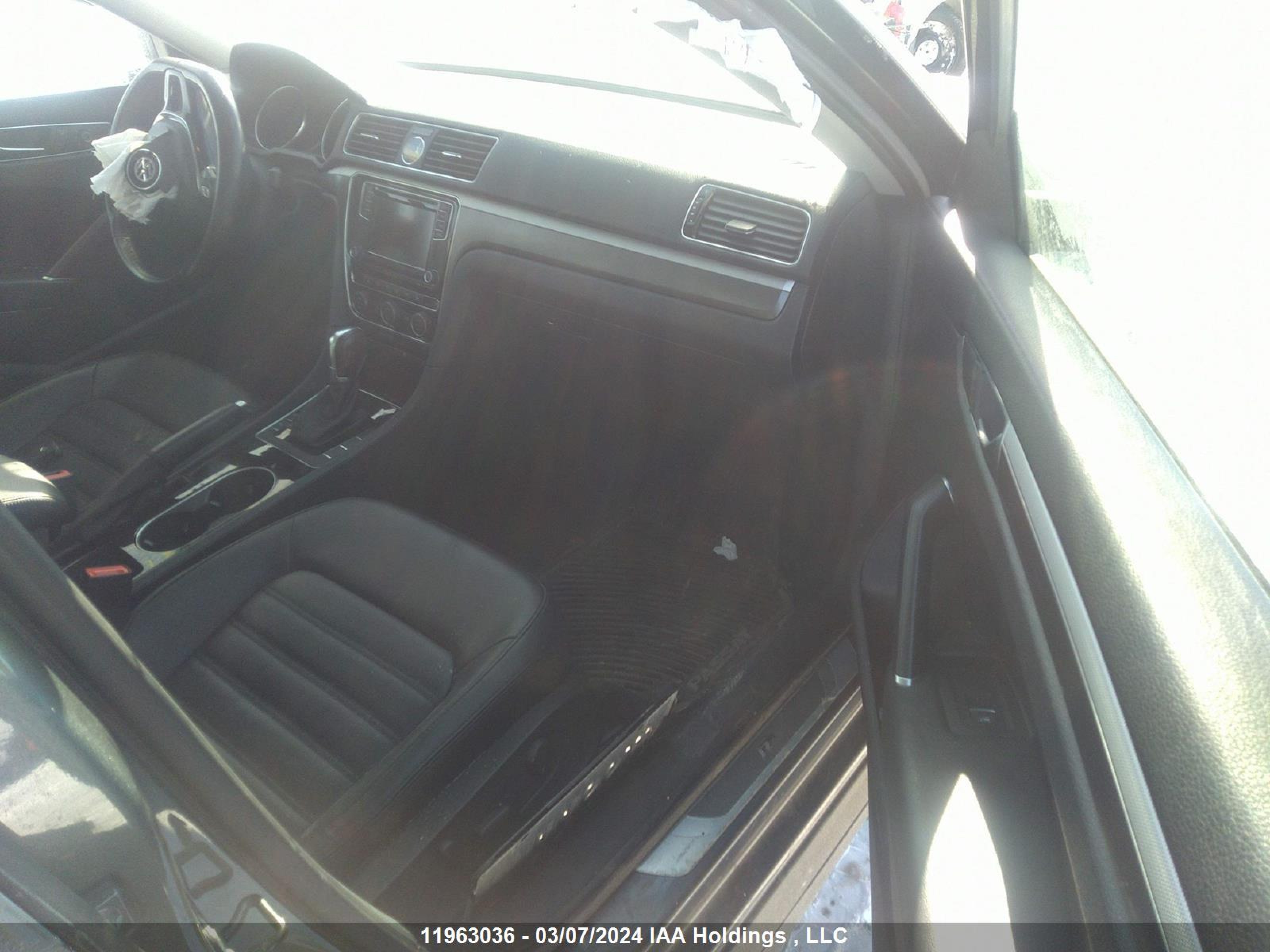 Photo 4 VIN: 1VWET7A3XHC000349 - VOLKSWAGEN PASSAT 