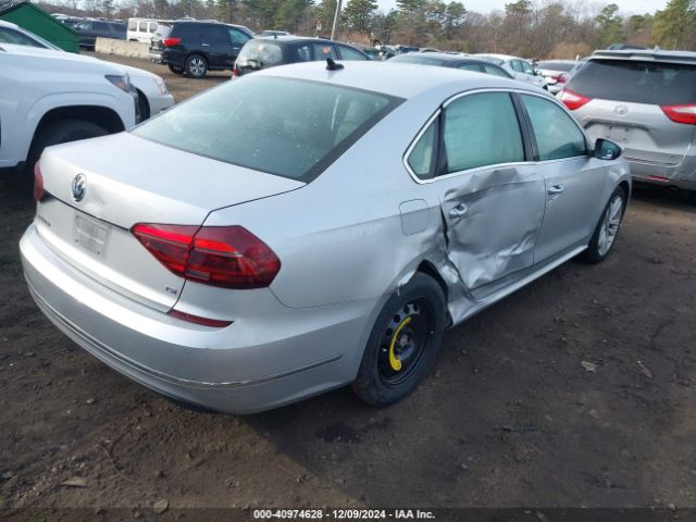 Photo 5 VIN: 1VWGT7A30HC033241 - VOLKSWAGEN PASSAT 