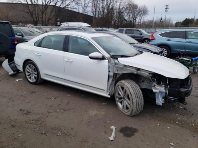 Photo 3 VIN: 1VWGT7A31HC043597 - VOLKSWAGEN PASSAT 