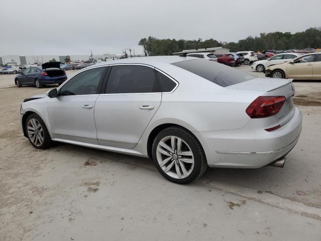 Photo 1 VIN: 1VWGT7A31HC072131 - VOLKSWAGEN PASSAT 