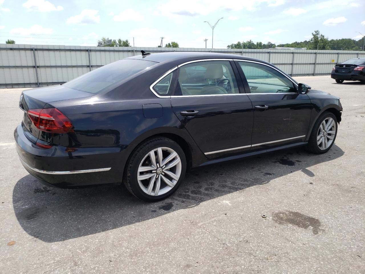 Photo 2 VIN: 1VWGT7A33HC049286 - VOLKSWAGEN PASSAT 