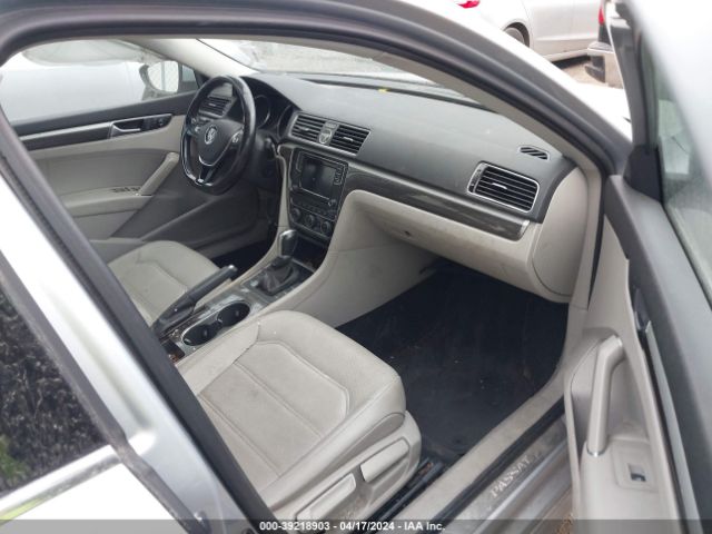 Photo 4 VIN: 1VWGT7A34HC065576 - VOLKSWAGEN PASSAT 