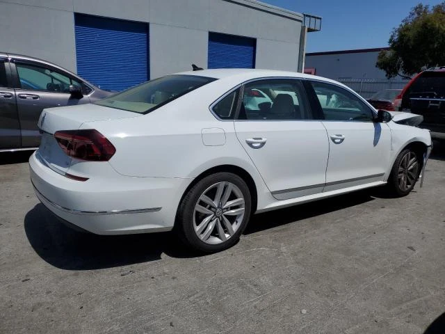 Photo 2 VIN: 1VWGT7A37HC070609 - VOLKSWAGEN PASSAT 