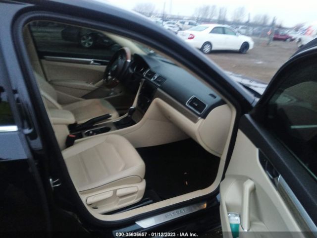 Photo 4 VIN: 1VWGT7A37HC074823 - VOLKSWAGEN PASSAT 