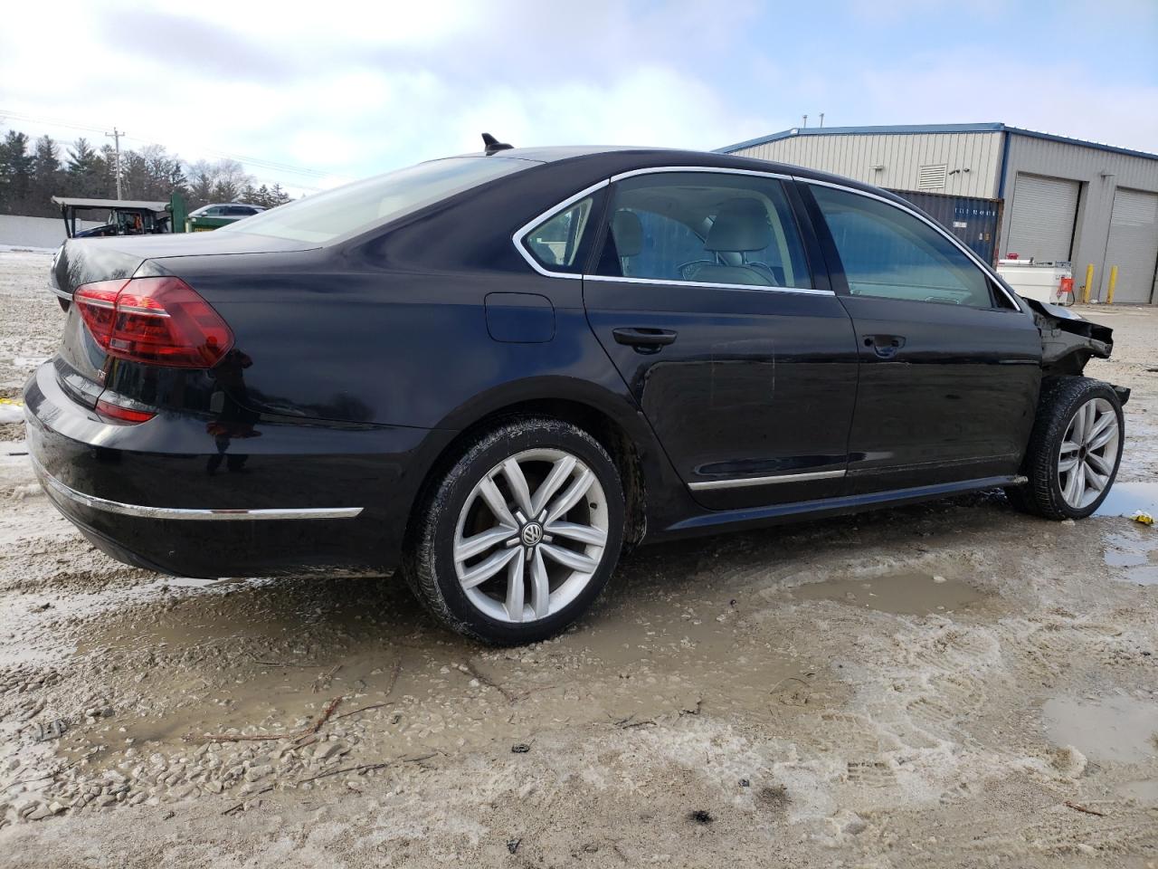 Photo 2 VIN: 1VWGT7A38HC058159 - VOLKSWAGEN PASSAT 