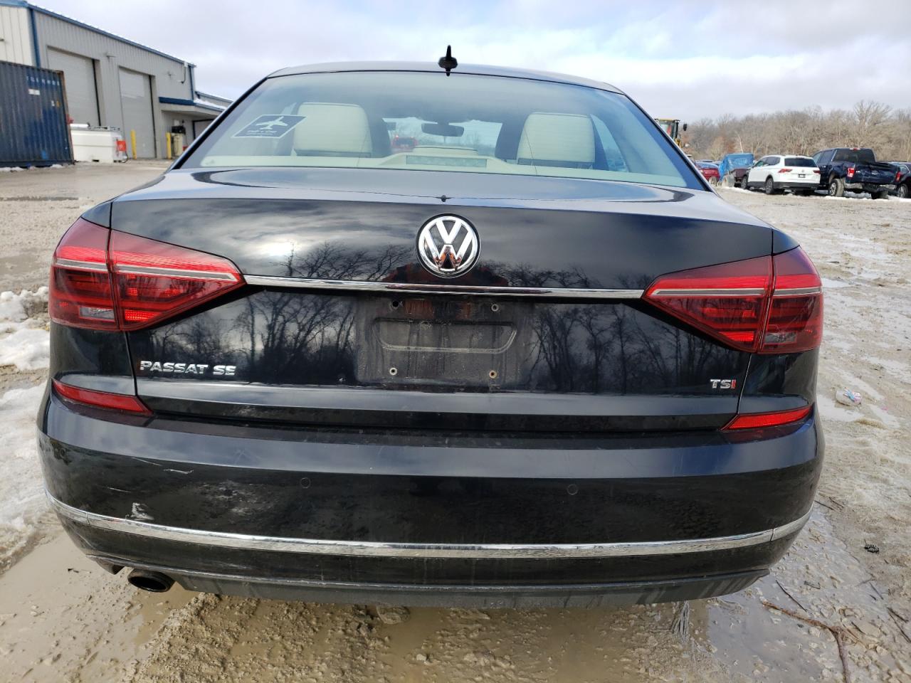 Photo 5 VIN: 1VWGT7A38HC058159 - VOLKSWAGEN PASSAT 