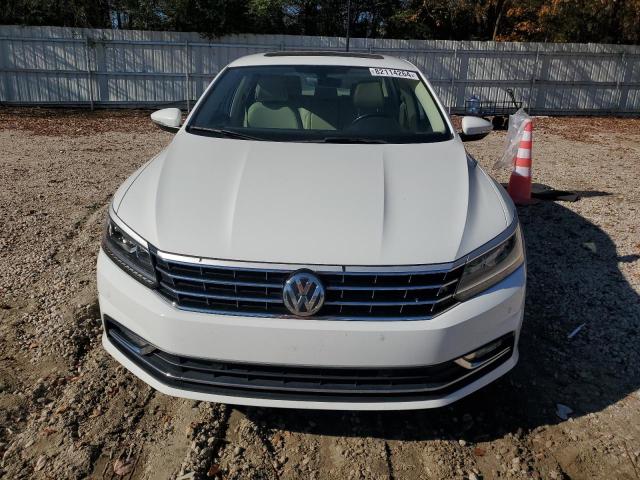 Photo 4 VIN: 1VWGT7A38HC068769 - VOLKSWAGEN PASSAT SE 