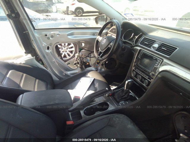 Photo 4 VIN: 1VWGT7A39HC061104 - VOLKSWAGEN PASSAT 