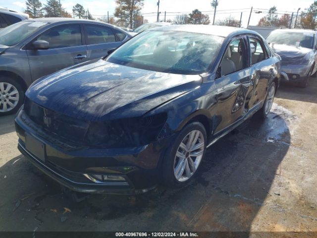 Photo 1 VIN: 1VWGT7A3XHC027432 - VOLKSWAGEN PASSAT 