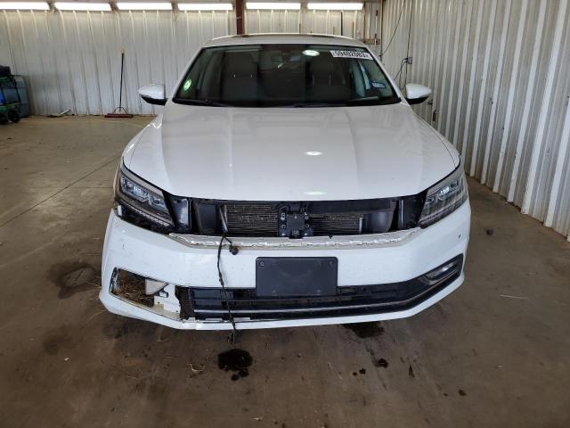 Photo 4 VIN: 1VWGT7A3XHC057594 - VOLKSWAGEN PASSAT SE 