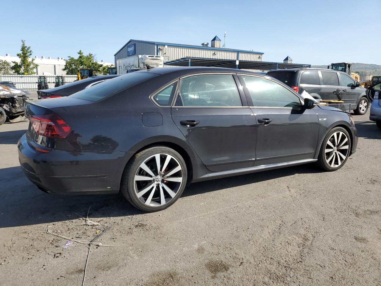 Photo 2 VIN: 1VWJM7A30JC038397 - VOLKSWAGEN PASSAT 