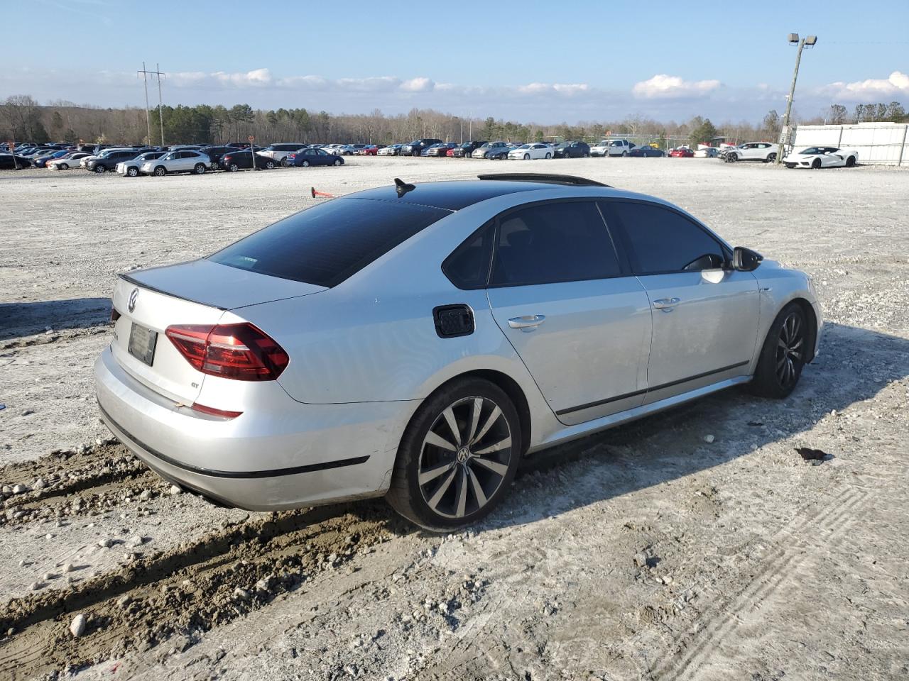 Photo 2 VIN: 1VWJM7A32JC047408 - VOLKSWAGEN PASSAT 