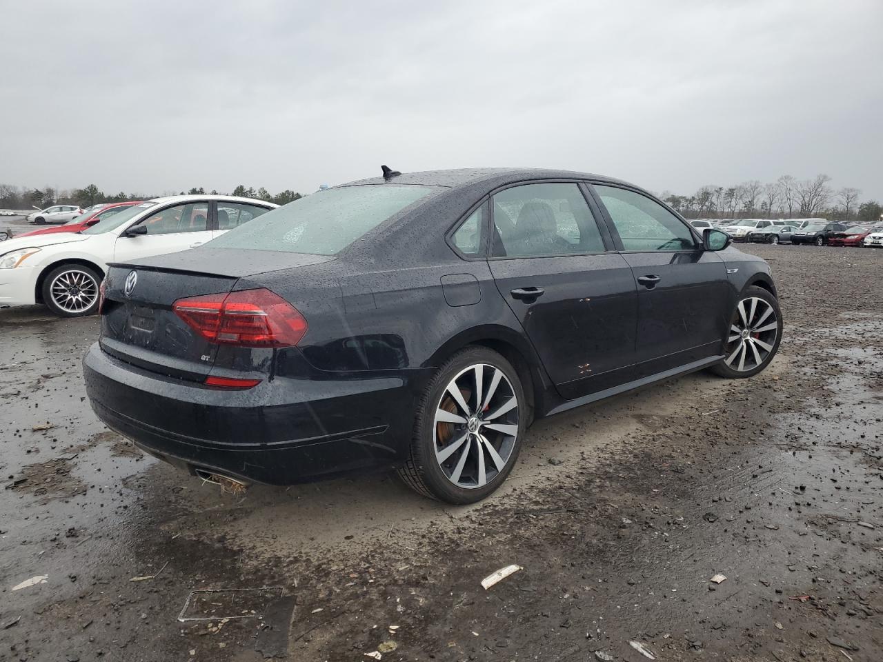 Photo 2 VIN: 1VWJM7A34JC037897 - VOLKSWAGEN PASSAT 