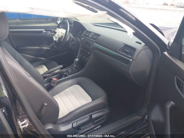 Photo 4 VIN: 1VWJM7A39JC038057 - VOLKSWAGEN PASSAT 