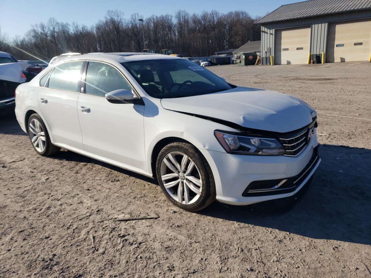 Photo 3 VIN: 1VWLA7A30KC001854 - VOLKSWAGEN PASSAT 