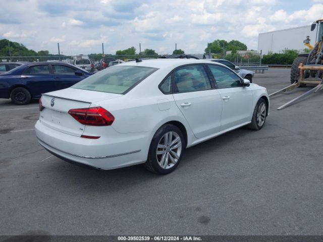 Photo 3 VIN: 1VWLA7A30KC011896 - VOLKSWAGEN PASSAT 