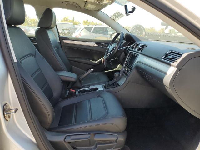 Photo 4 VIN: 1VWLA7A33KC011147 - VOLKSWAGEN PASSAT 