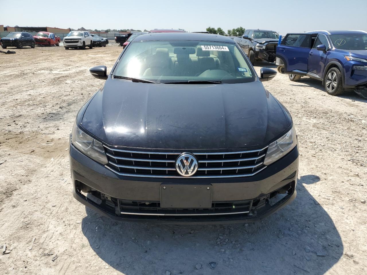 Photo 4 VIN: 1VWLA7A34KC014154 - VOLKSWAGEN PASSAT 